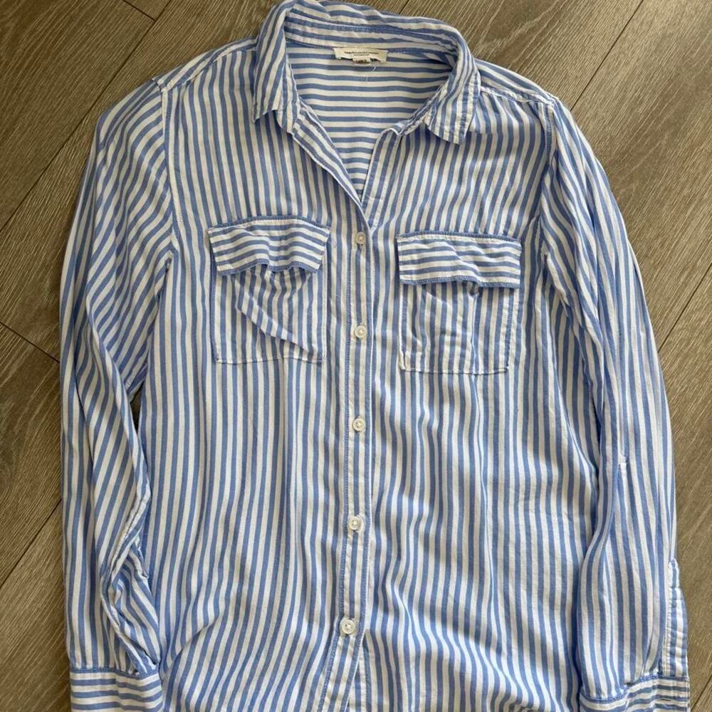 Beachlunchlounge blue white striped